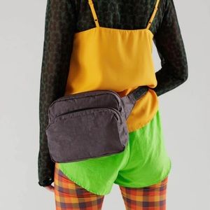 Baggu Fanny pack Raisin color